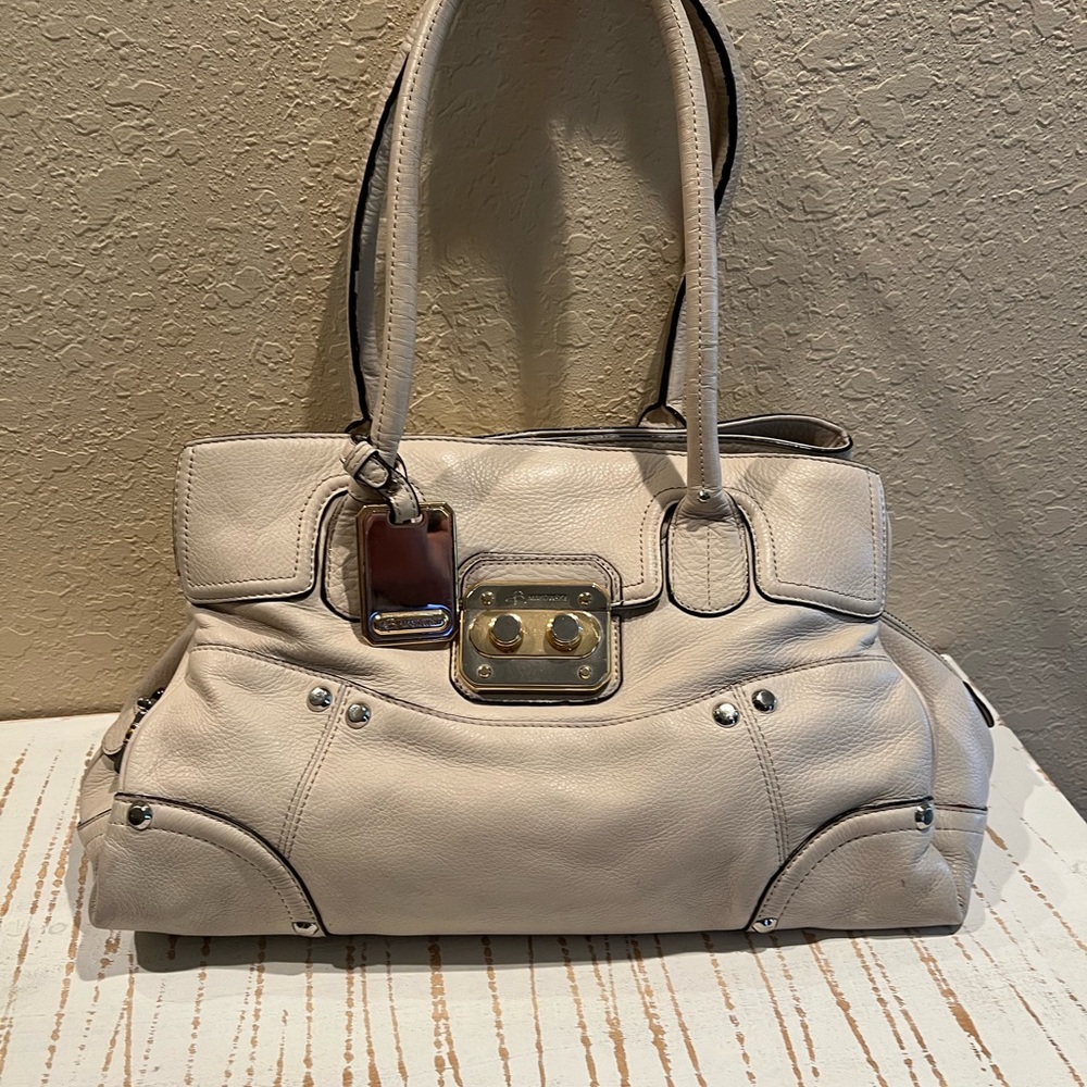 B, Makowsky Elegant Cream Handbag